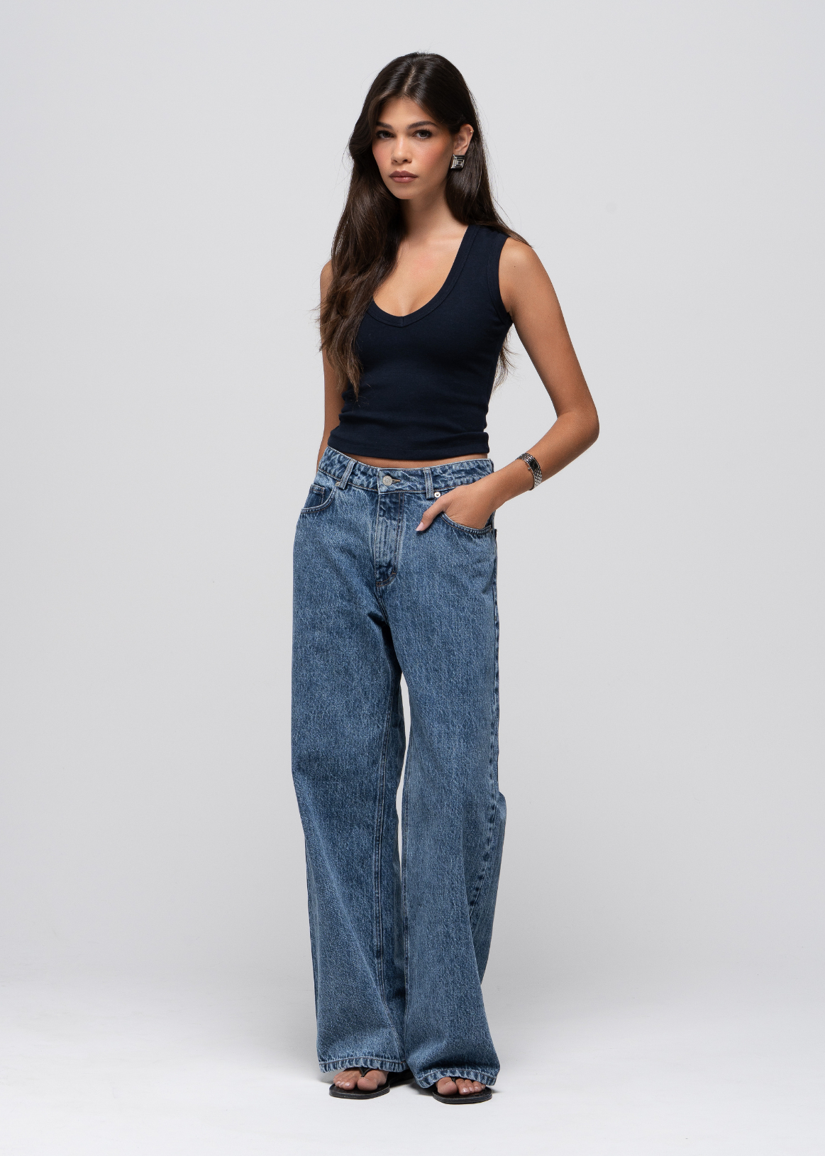 Mia Mid-Waist Wide Leg Jeans - Medium Blue