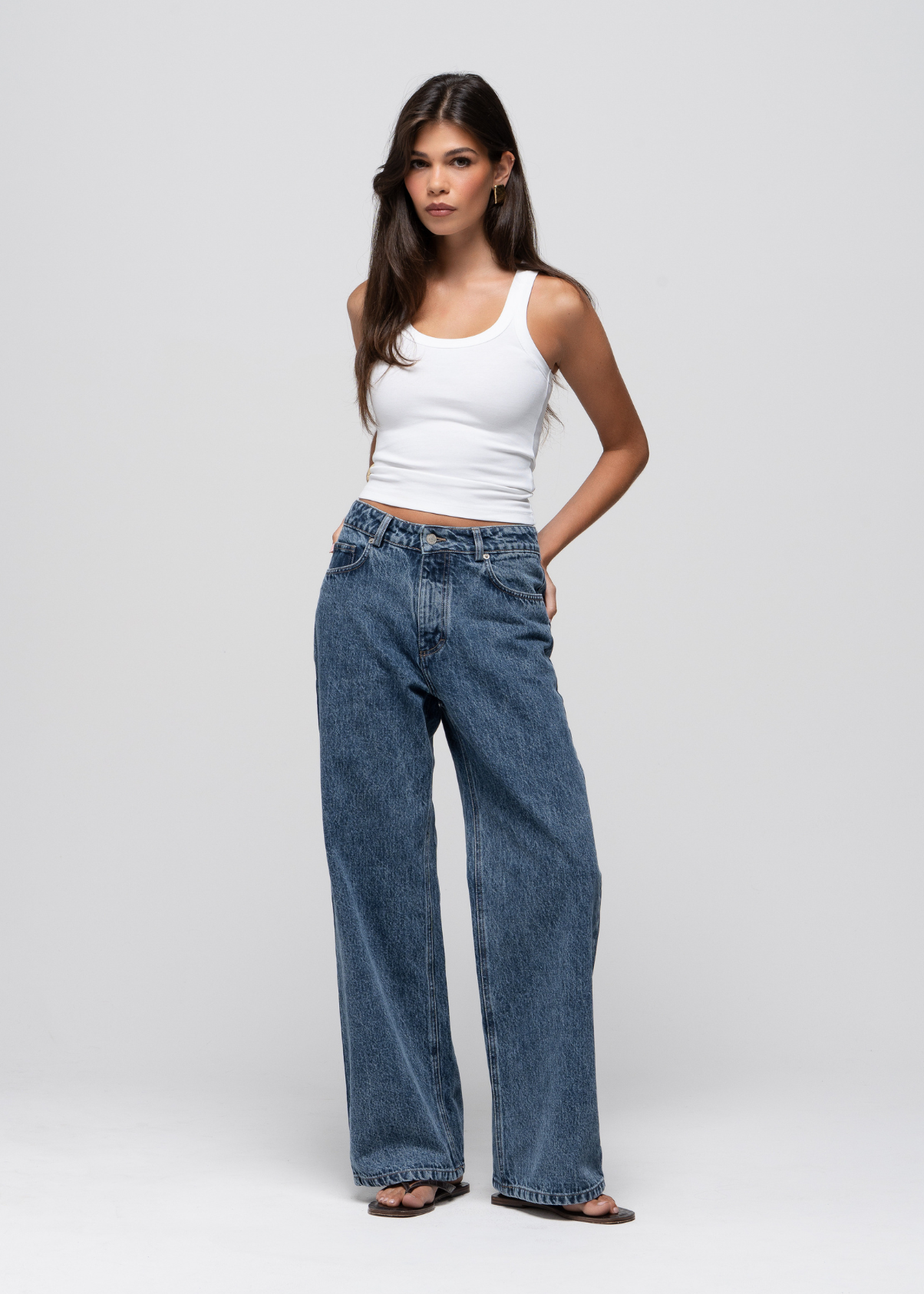 Mia Mid-Waist Wide Leg Jeans - Medium Blue