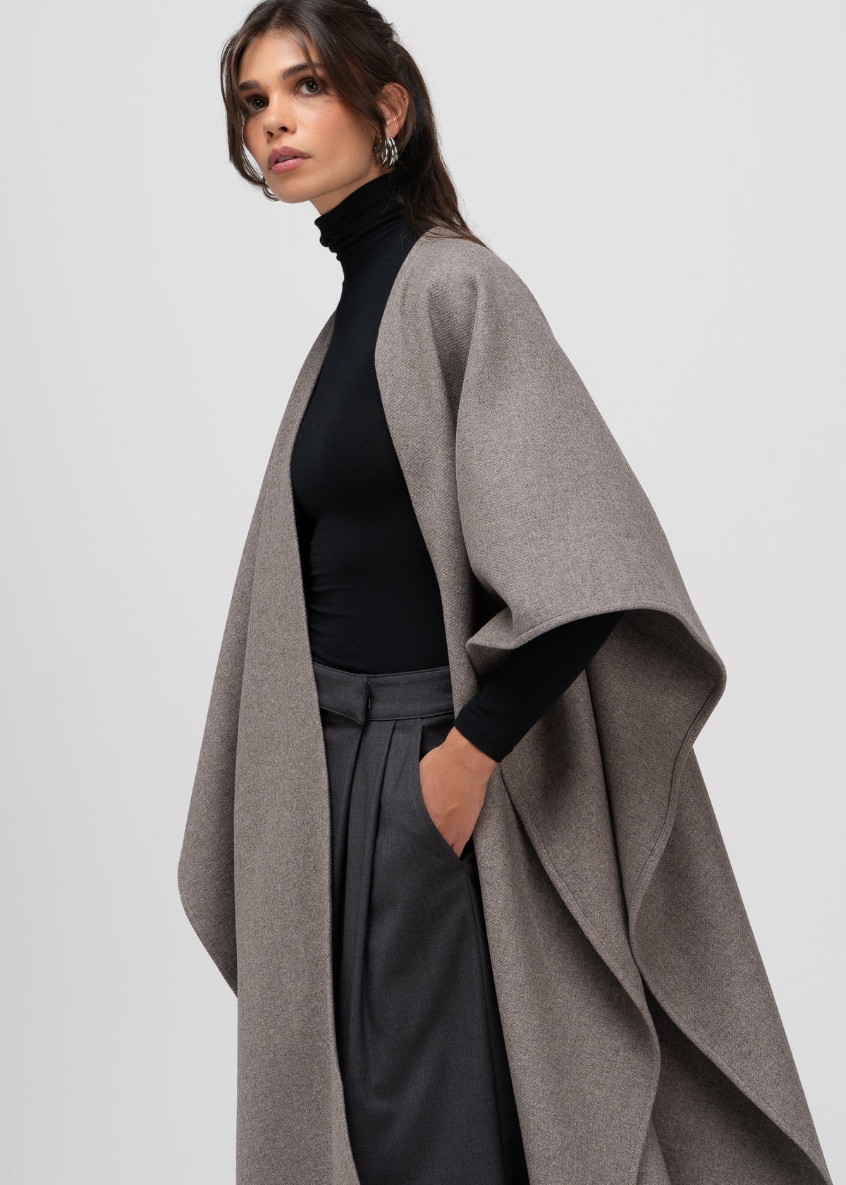 Drape Maxi Wool Cape | Grey