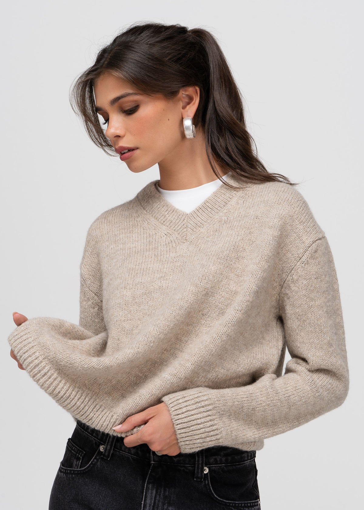 Zoe Oversized V-Neck Sweater – Oatmeal