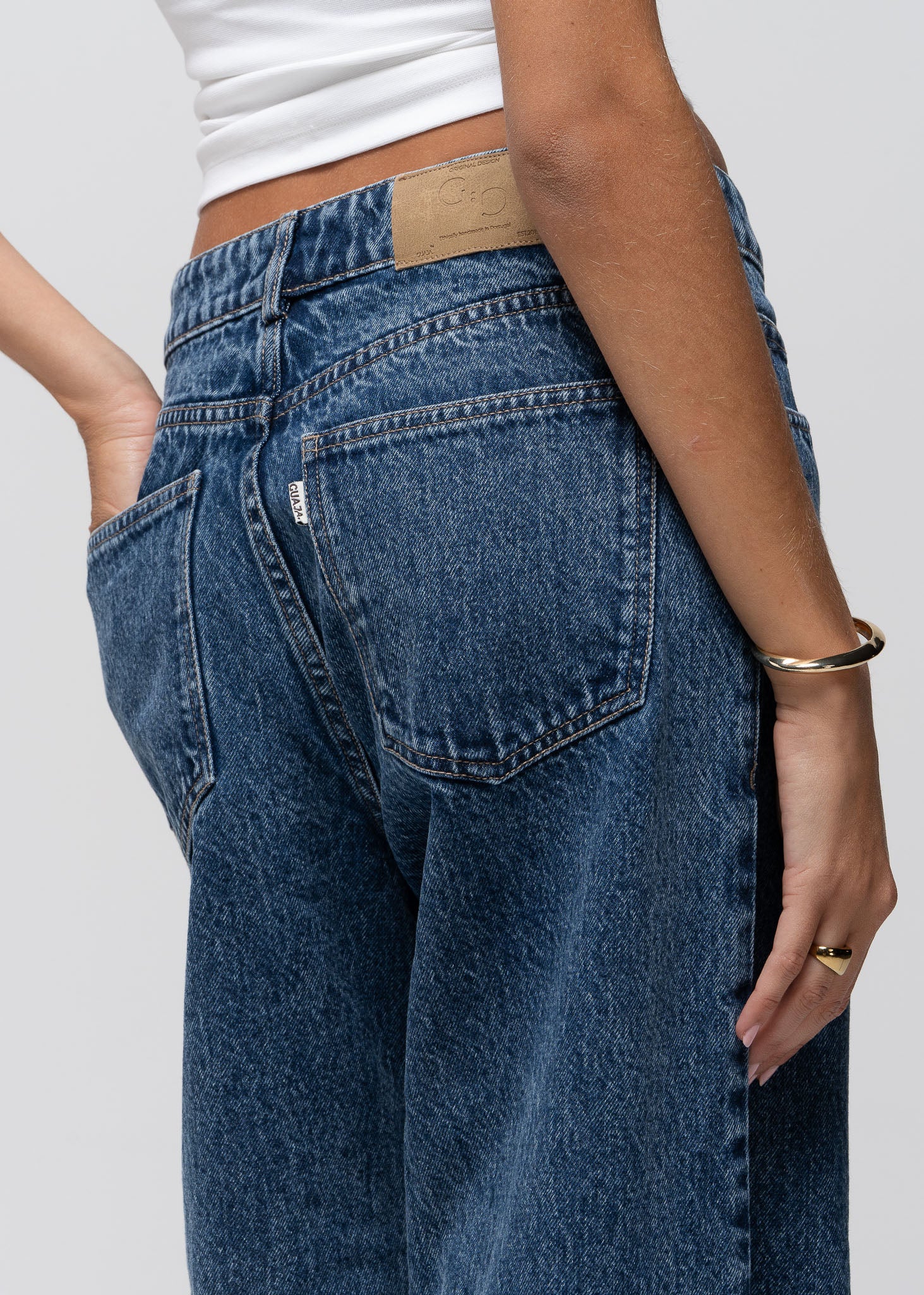 Mia Mid-Waist Wide Leg Jeans - Medium Blue