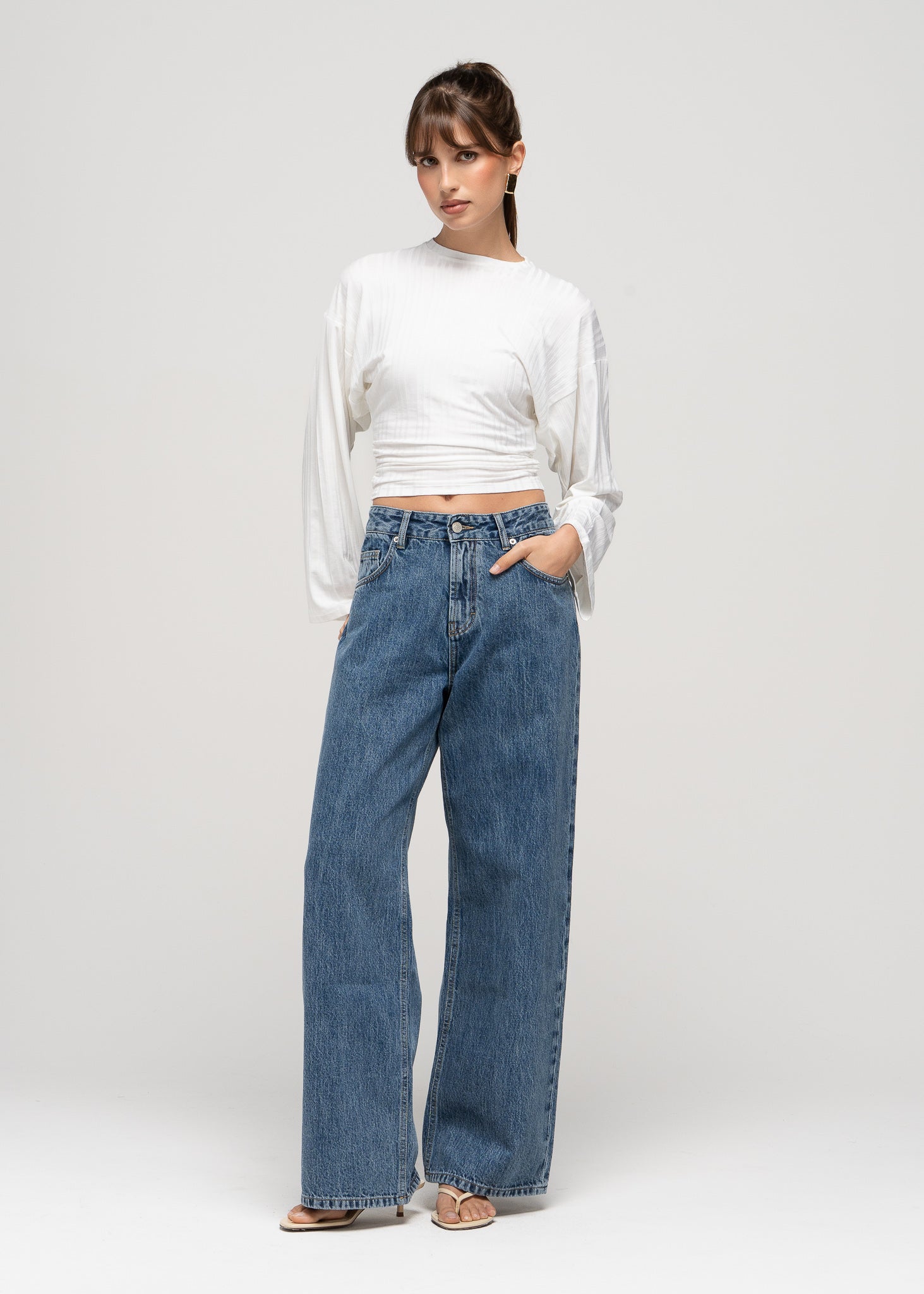 Mia Mid-Waist Wide Leg Jeans - Medium Blue