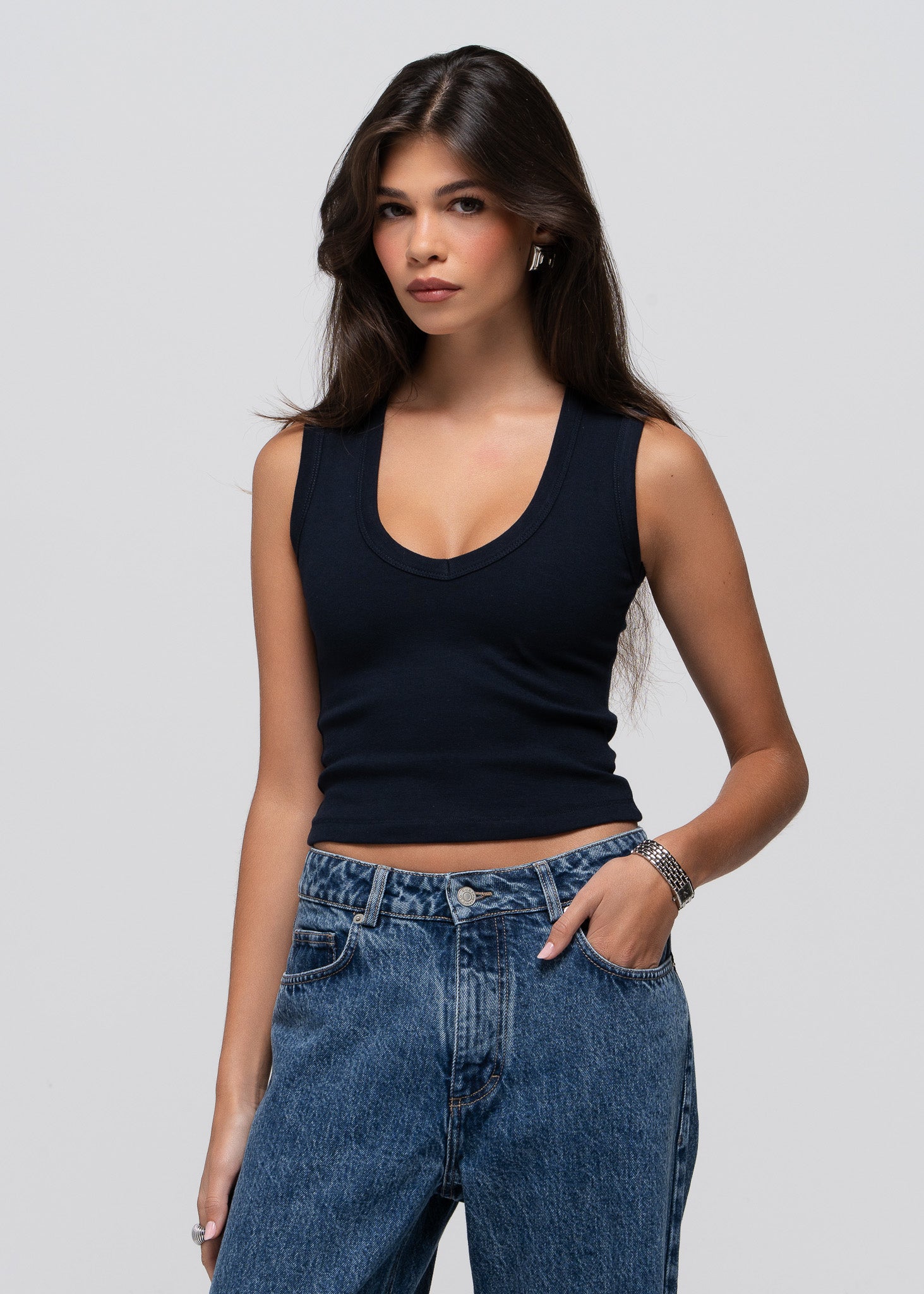 Fitted V-Neck Tank Top - Navy