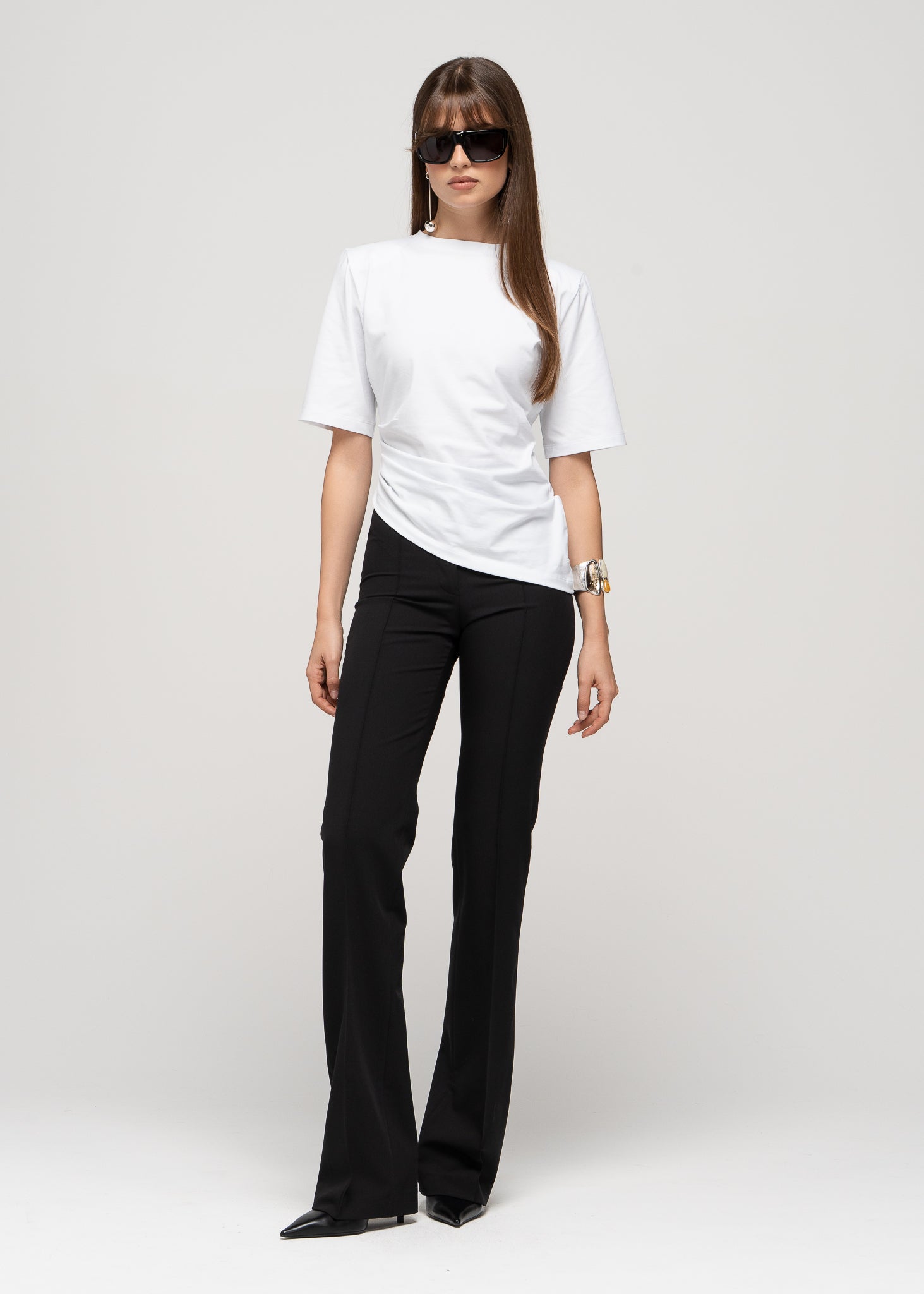 Nádia Asymmetric Shoulder Pad T-Shirt