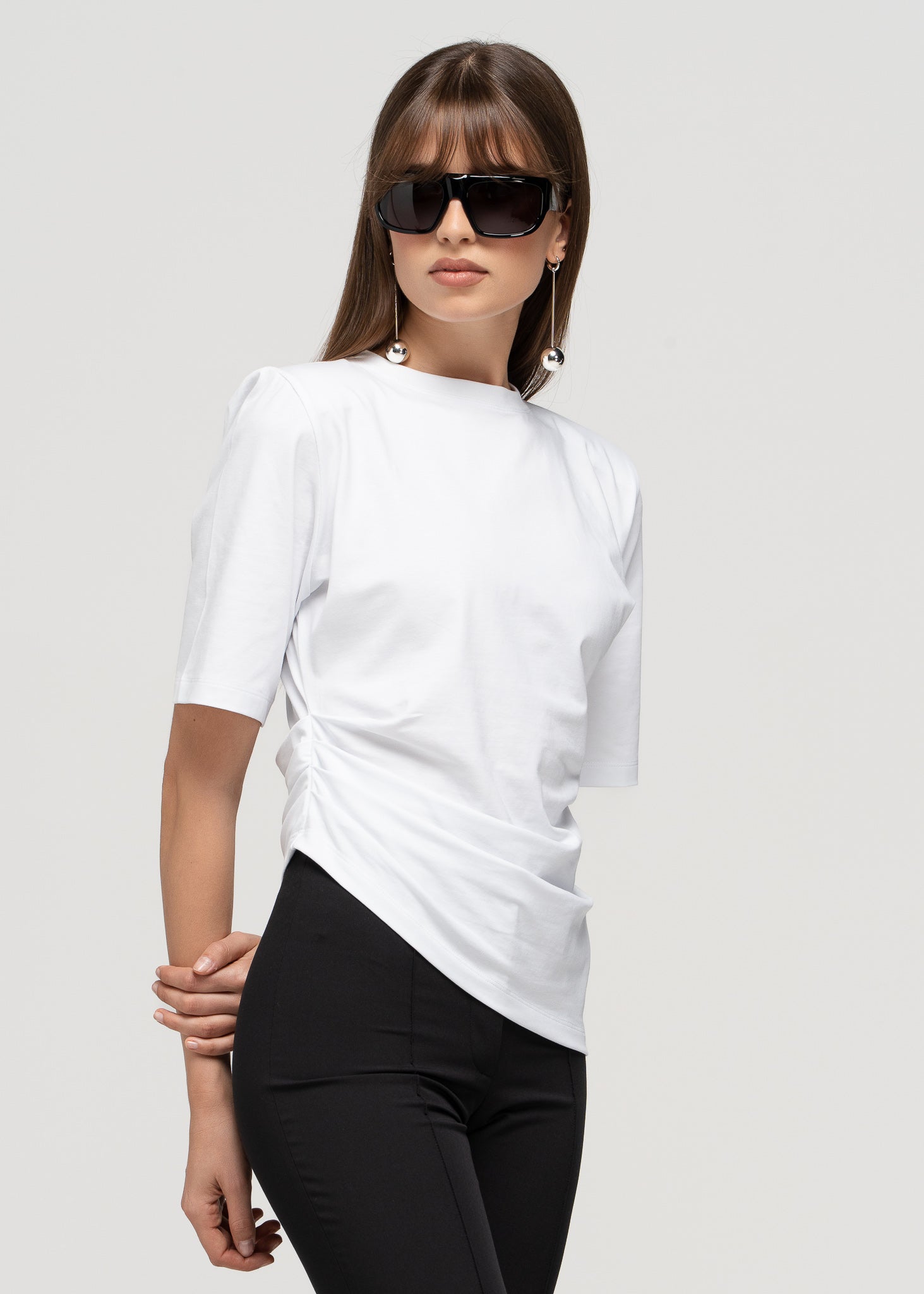 Nádia Asymmetric Shoulder Pad T-Shirt