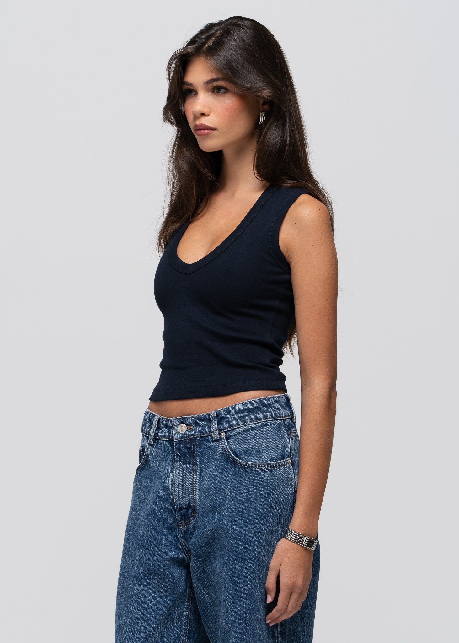 Fitted V-Neck Tank Top - Navy