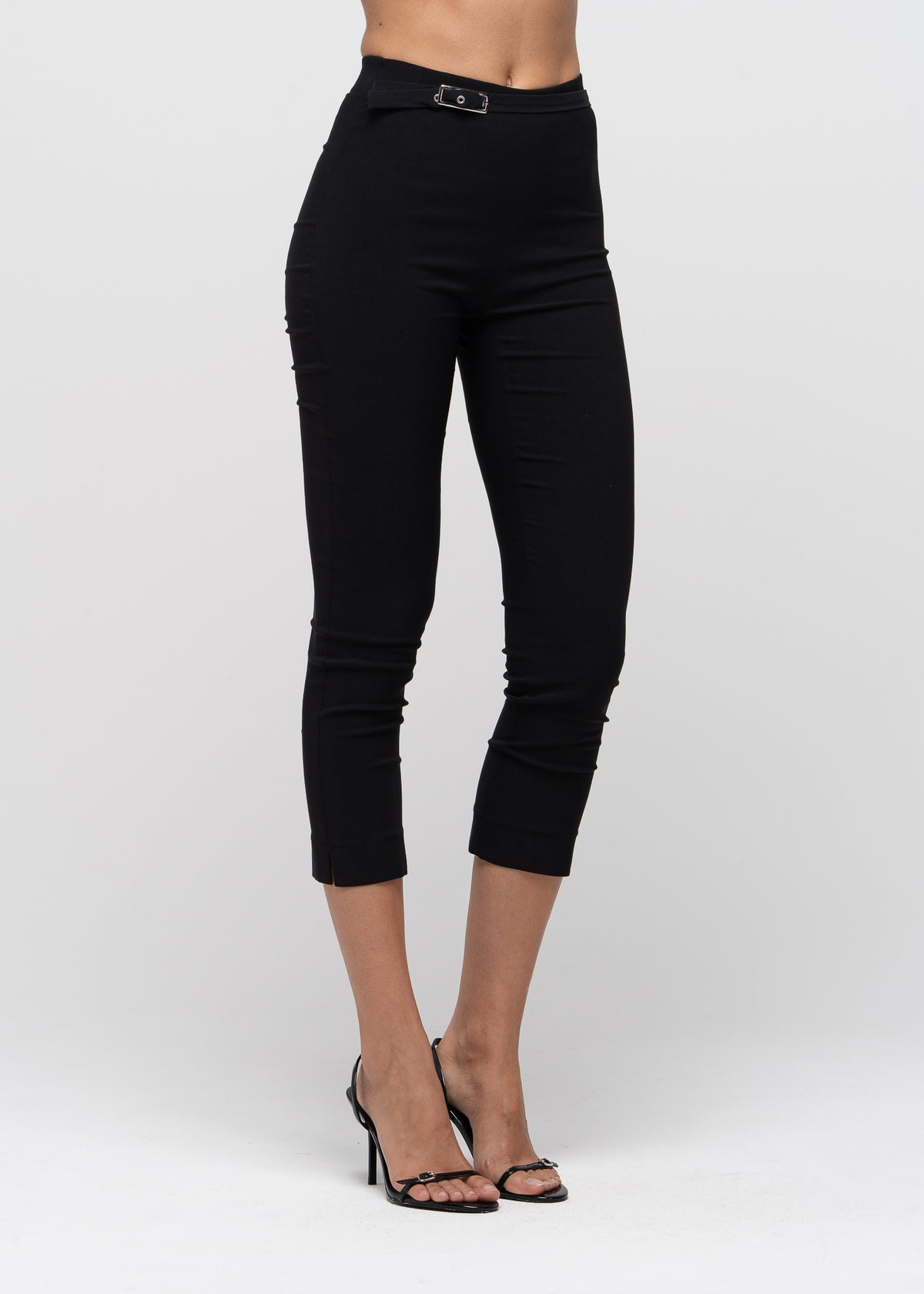 Sienna Belted 3/4 Capri Pants