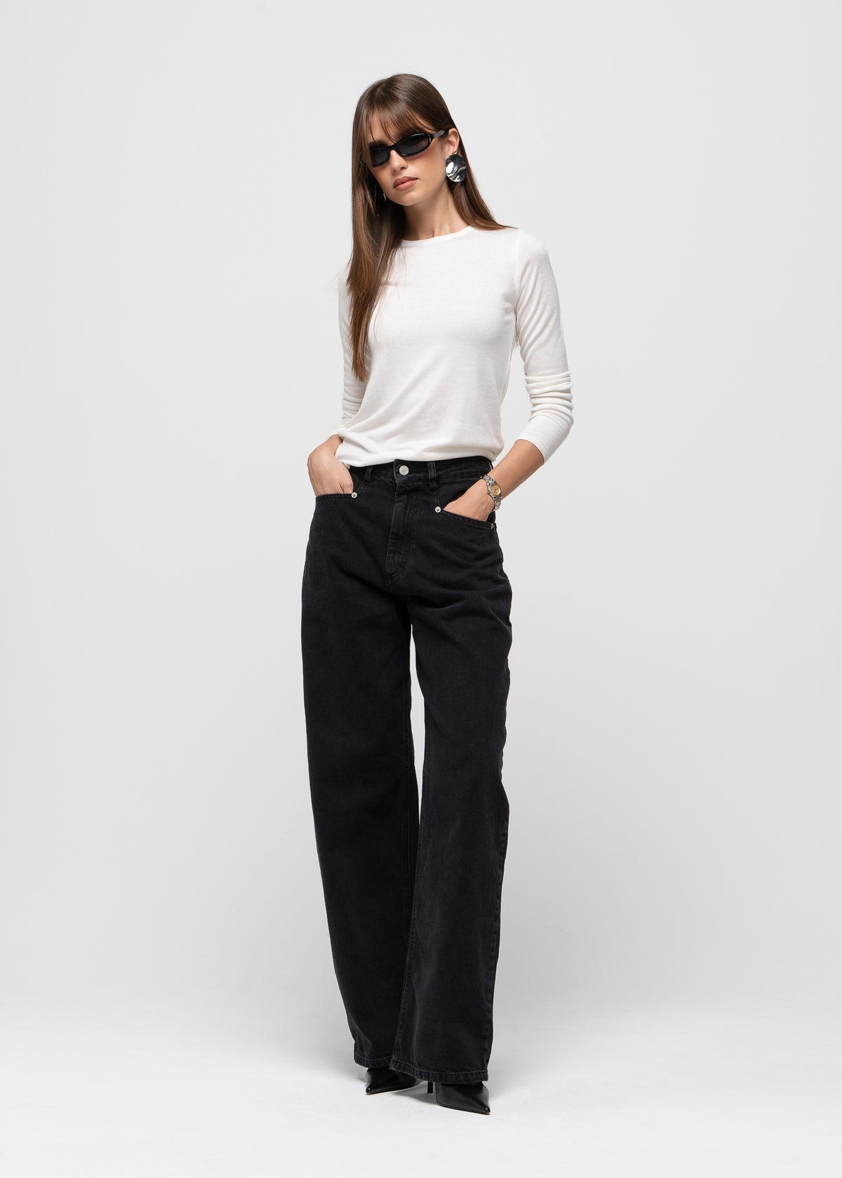 Ava Mid-Waist Barrel Jeans - Black
