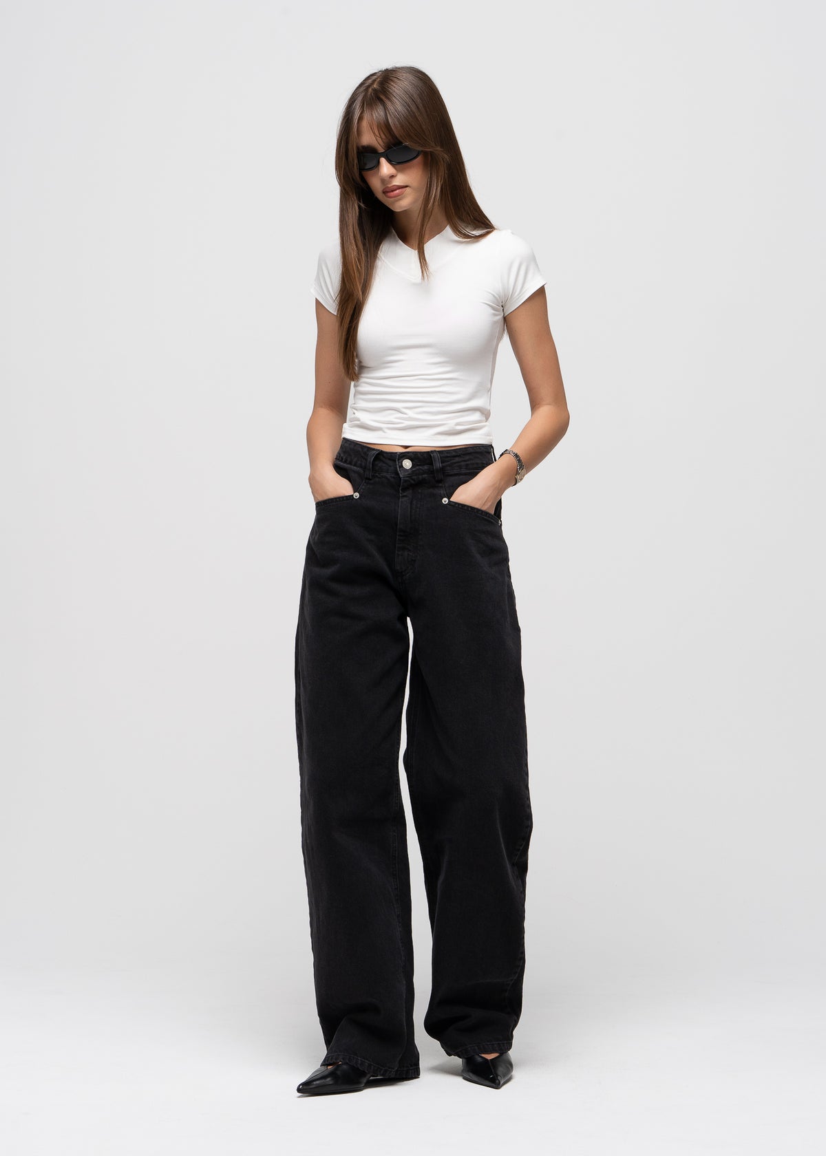 Ava Mid-Waist Barrel Jeans - Black