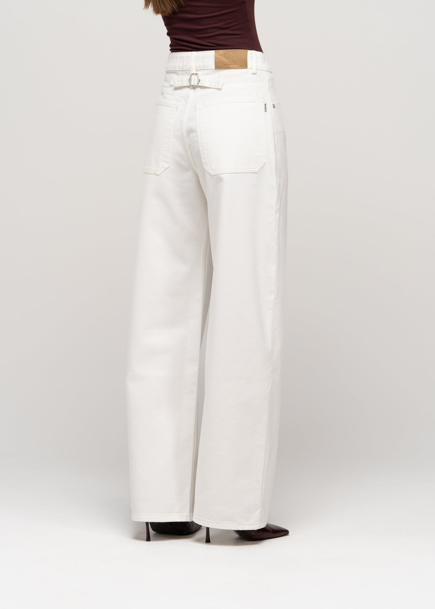 Ava Mid-Waist Barrel Jeans - White