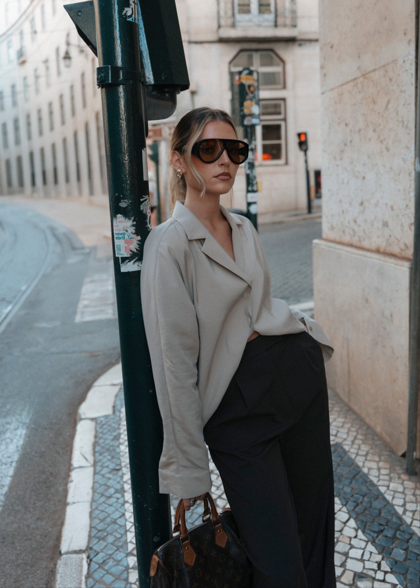 Lea Flowy Blouse With Collar