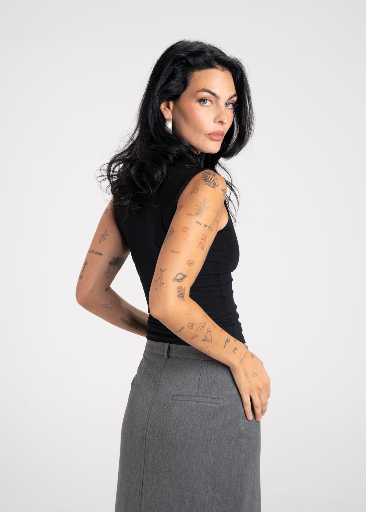 Petra Fitted High-Neck Top - Black