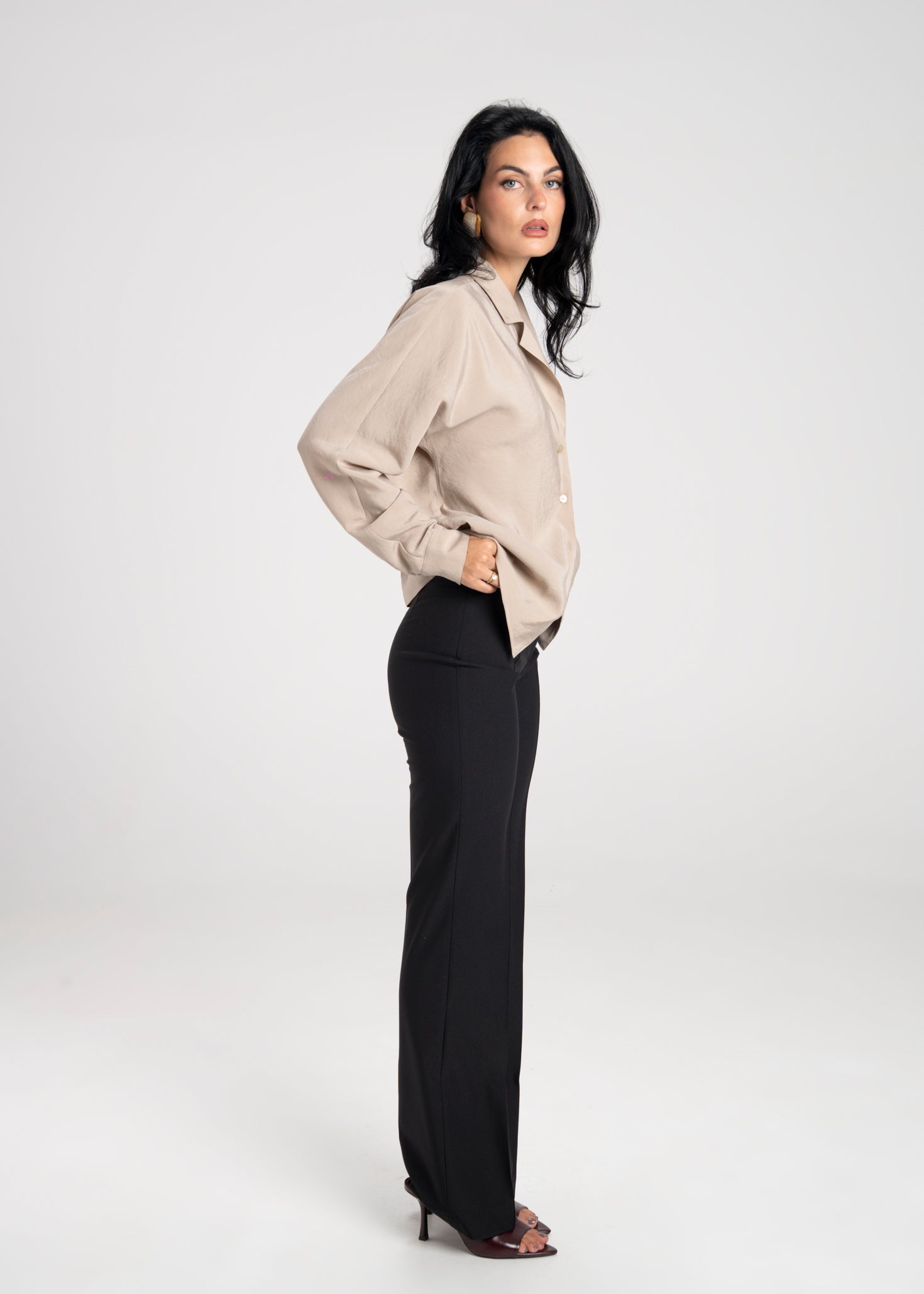 Lea Flowy Blouse With Collar