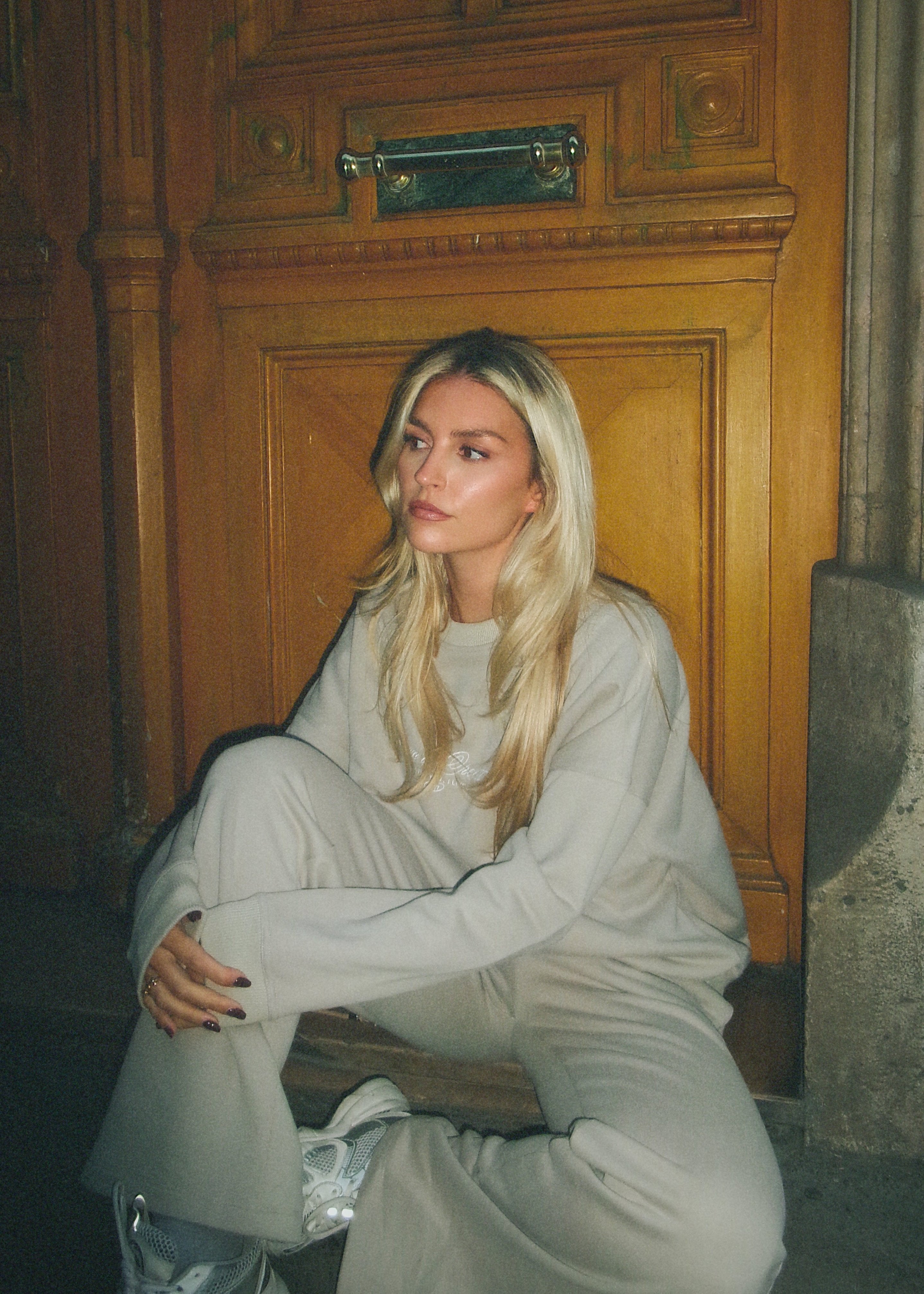 Comfort Zone Crewneck - Taupe