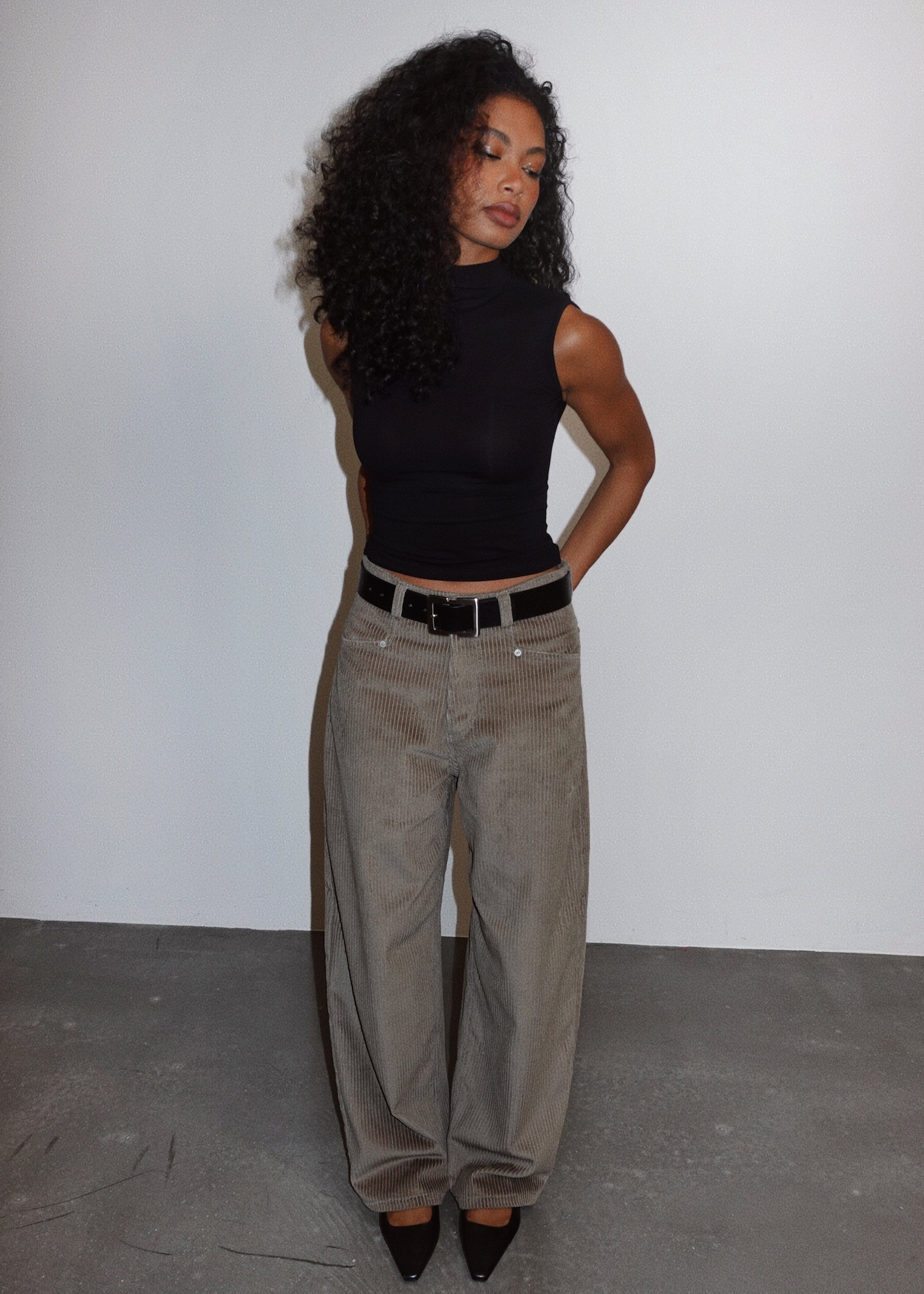 Ava Corduroy Barrel Trousers - Taupe