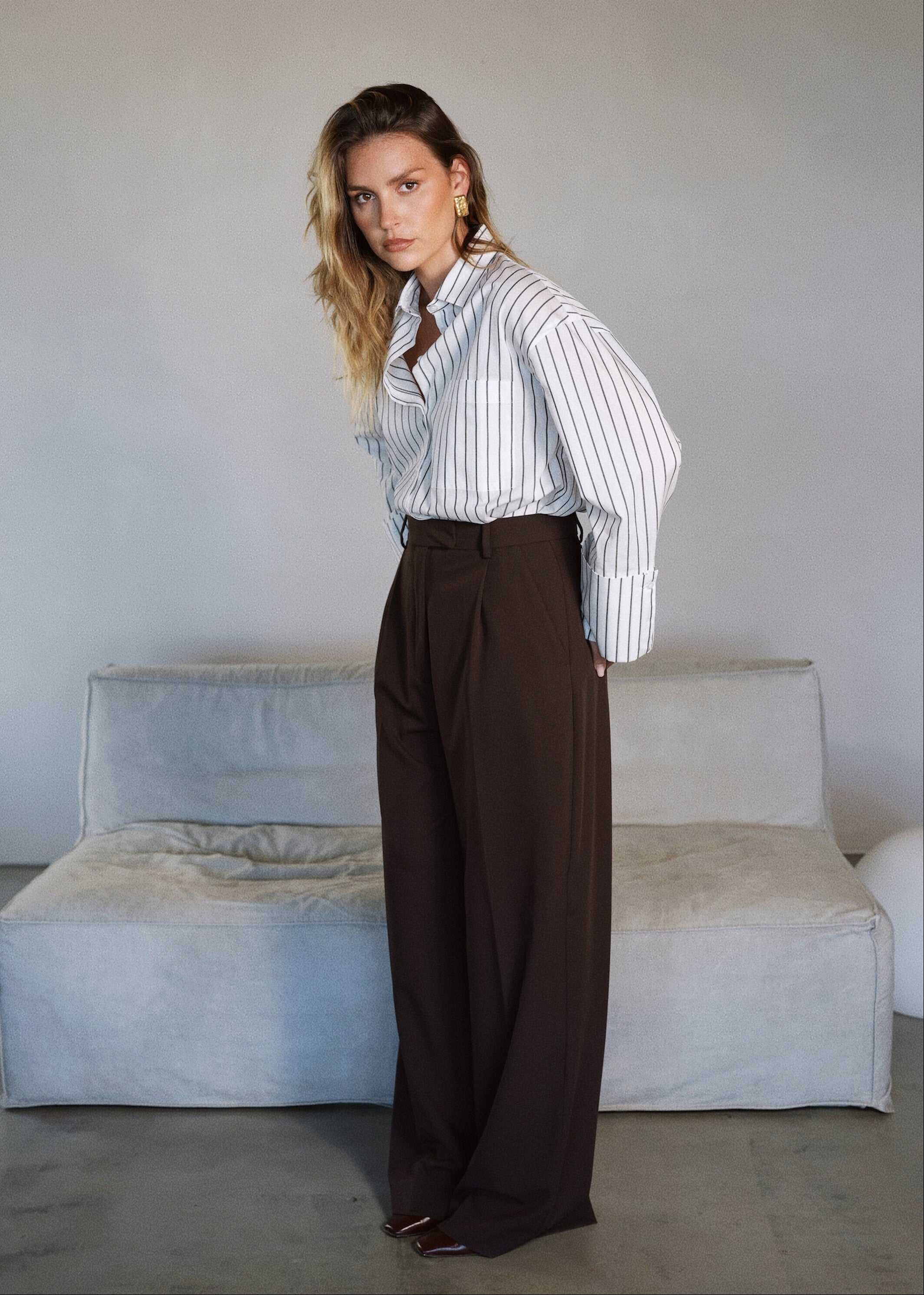 Gia Wide Cuff Cotton Shirt - White & Brown
