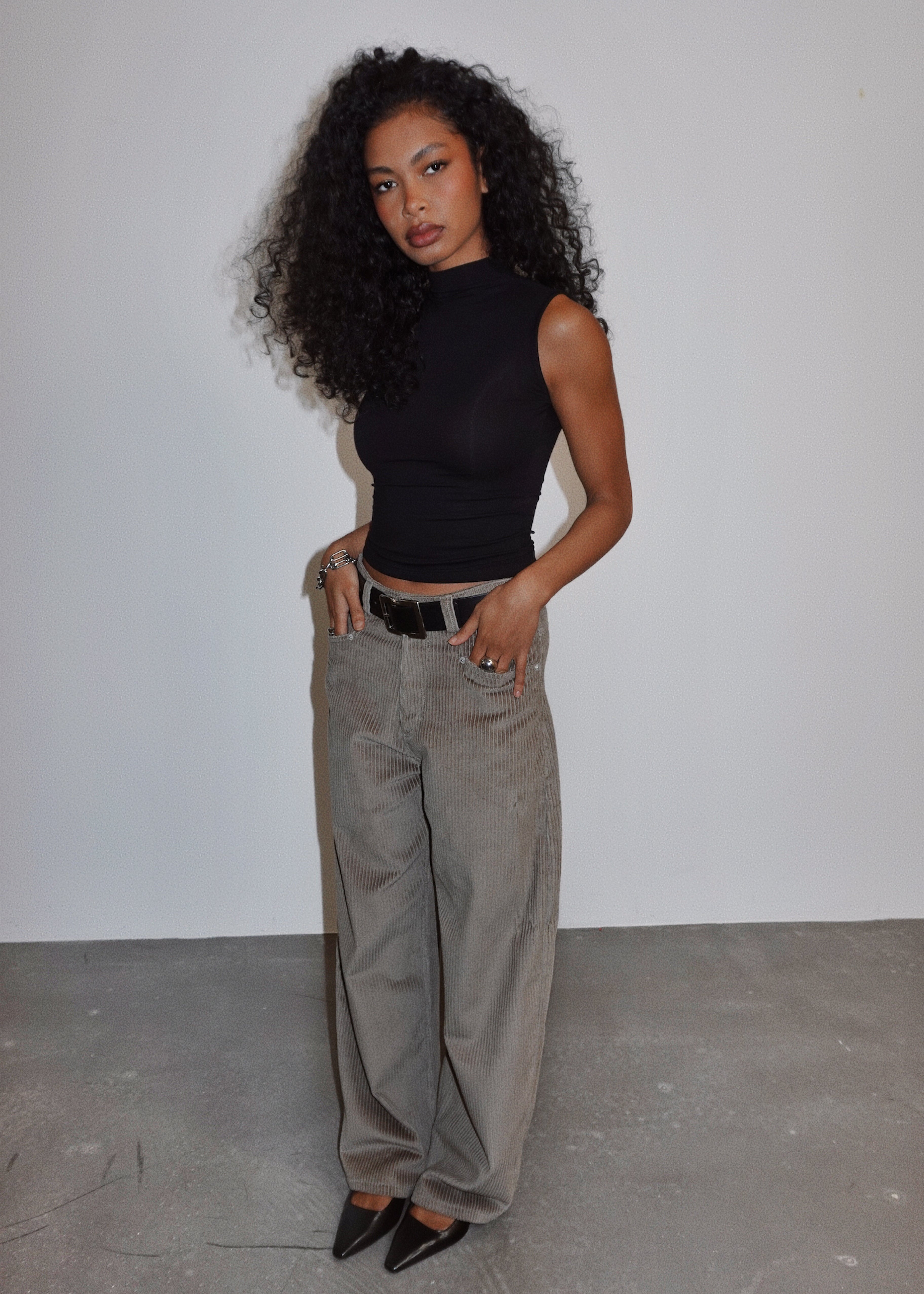 Ava Corduroy Barrel Trousers - Taupe