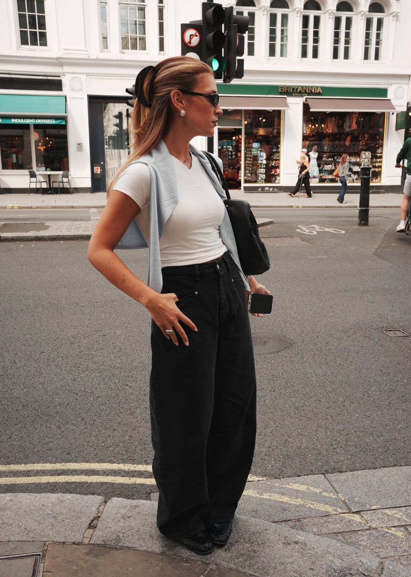 Ava Mid-Waist Barrel Jeans - Dark Grey