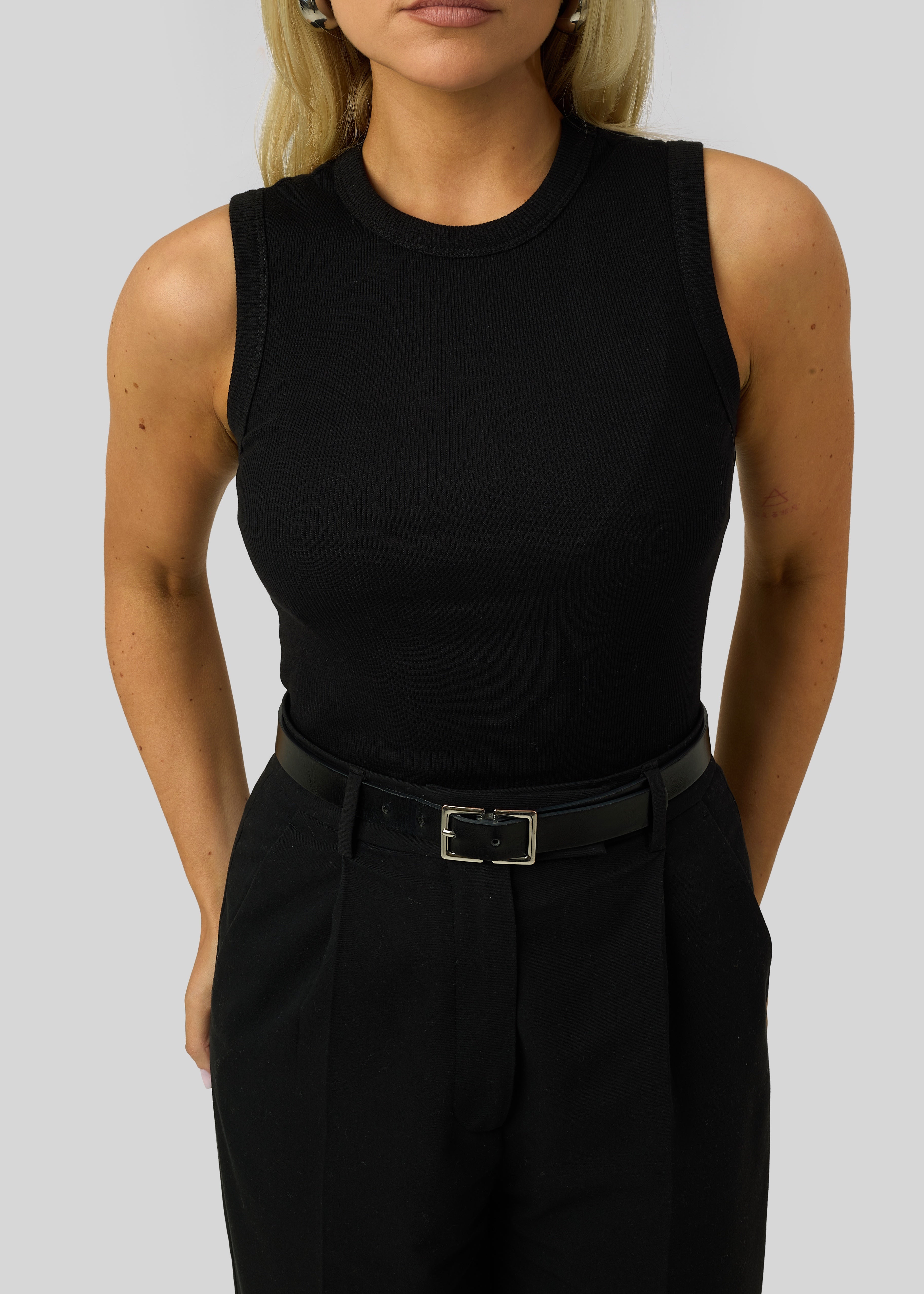 Kurt High-Neck Tank Top - Black