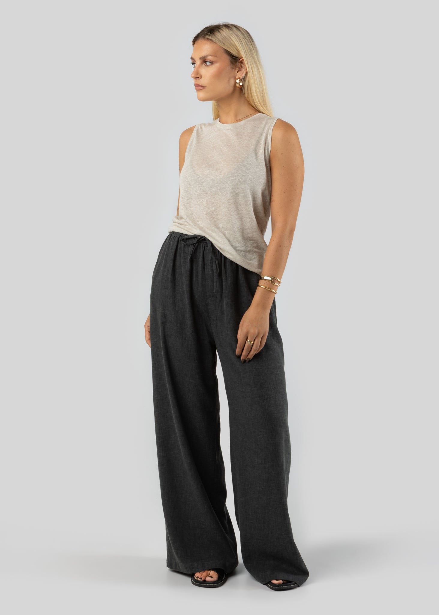 Sleeveless Linen T-shirt - Beige