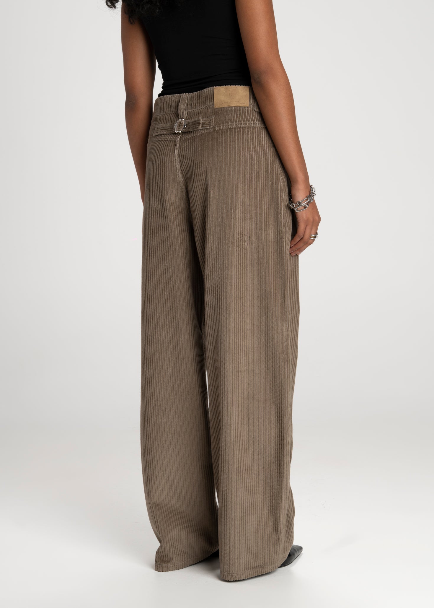 Ava Corduroy Barrel Trousers - Taupe