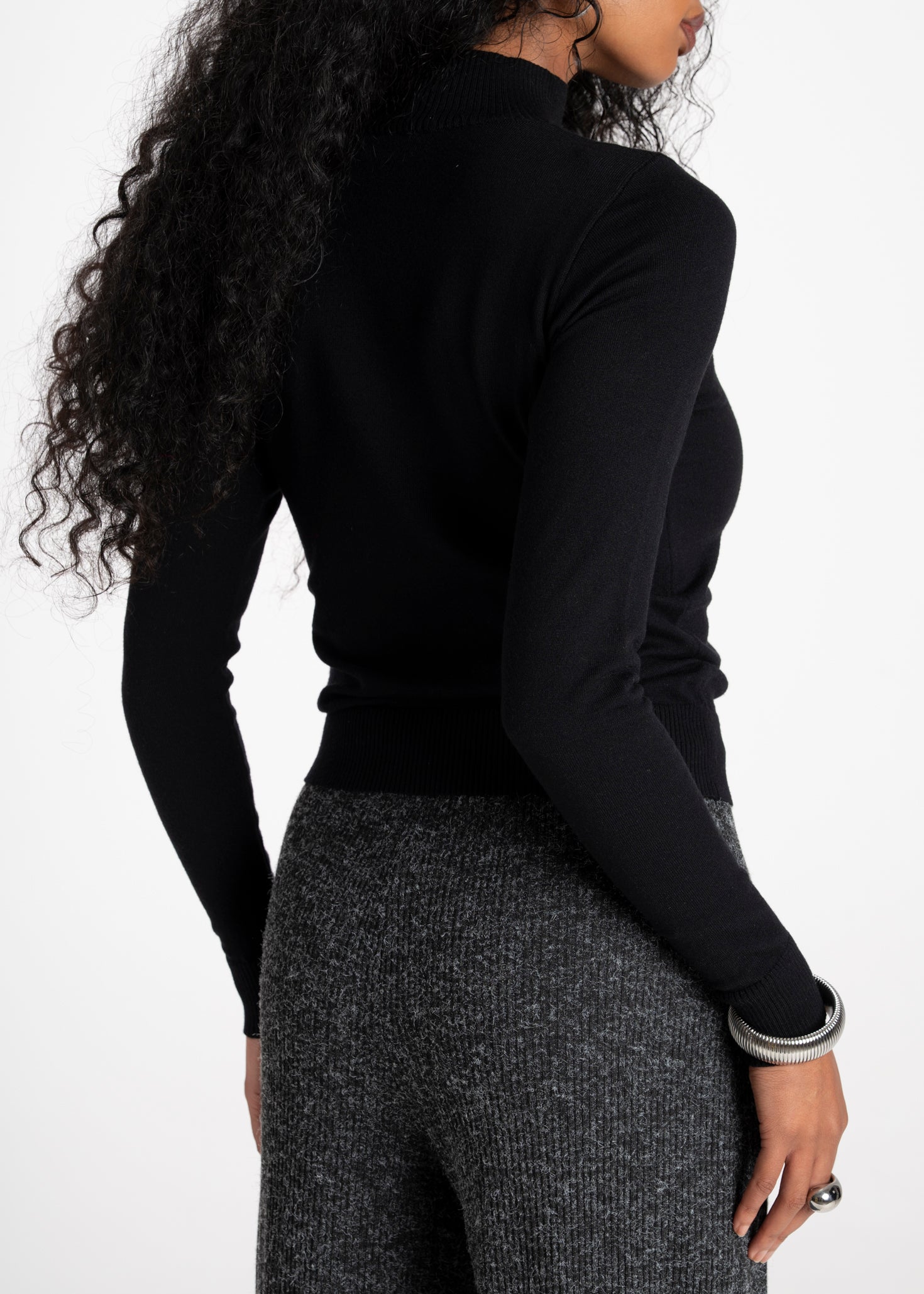 2nd Skin Knitted Mid-Neck Sweater - Black